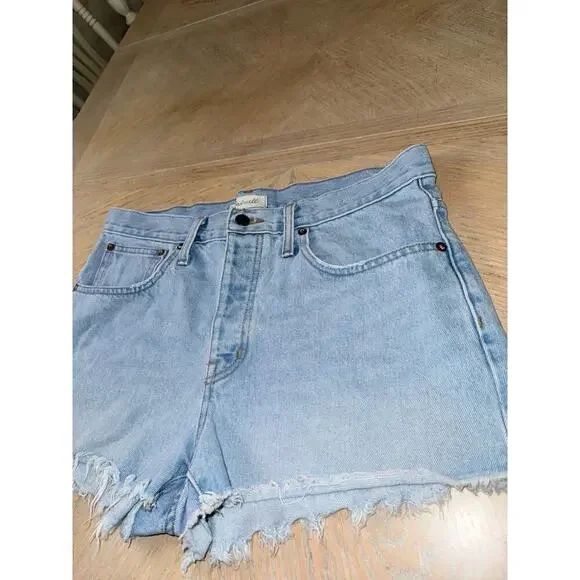 Madewell Relaxed Denim raw hem Shorts in Cedarcroft Wash size 29 - Picture 4 of 8